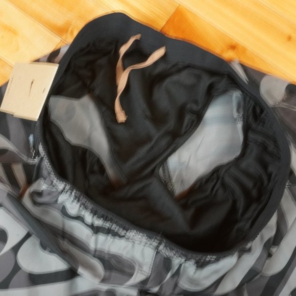 NIke Dri Fit Icon Clash Tempo Luxe Black and White Running Shorts Size Small - Picture 6 of 8